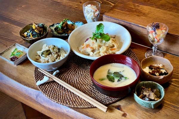 『冷えに負けない、冬のご自愛ごはん』 野本弥生さんの料理教室を開催します